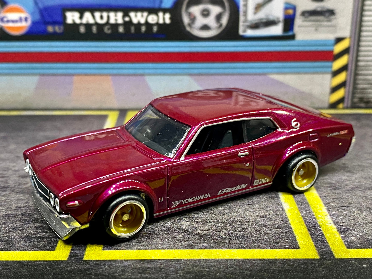 Hotwheels Premium Nissan Laurel 2000 SGX